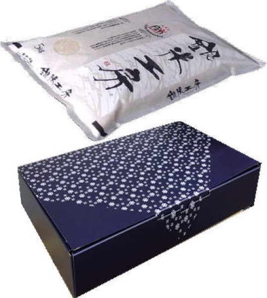 画像1: ☆高級化粧箱入り☆ これぞ理想のお米！『銀米工房』5kg【令和7年産】　●送料無料(北海道・九州・沖縄を除く) (1)
